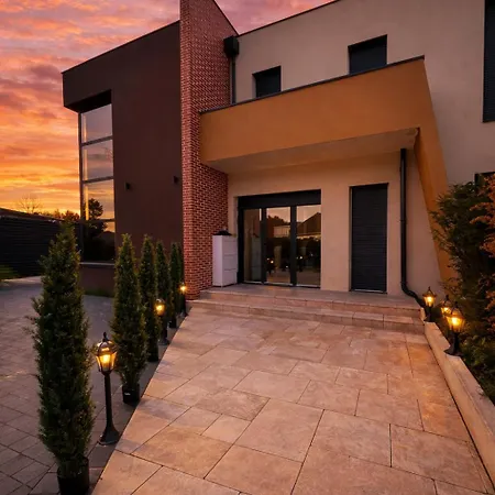 Villa Jonchere *