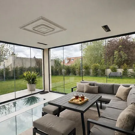 Villa Jonchere *